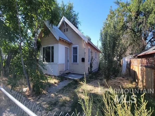 704 E Grove Ave, Parma, ID 83660