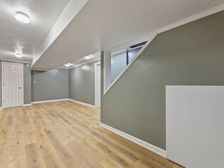 4655 Curtis Ave — Photo 19