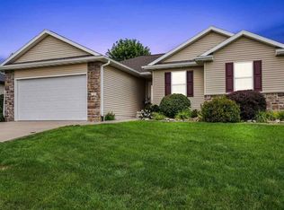 1540 Silver Maple Trl, North Liberty, IA 52317