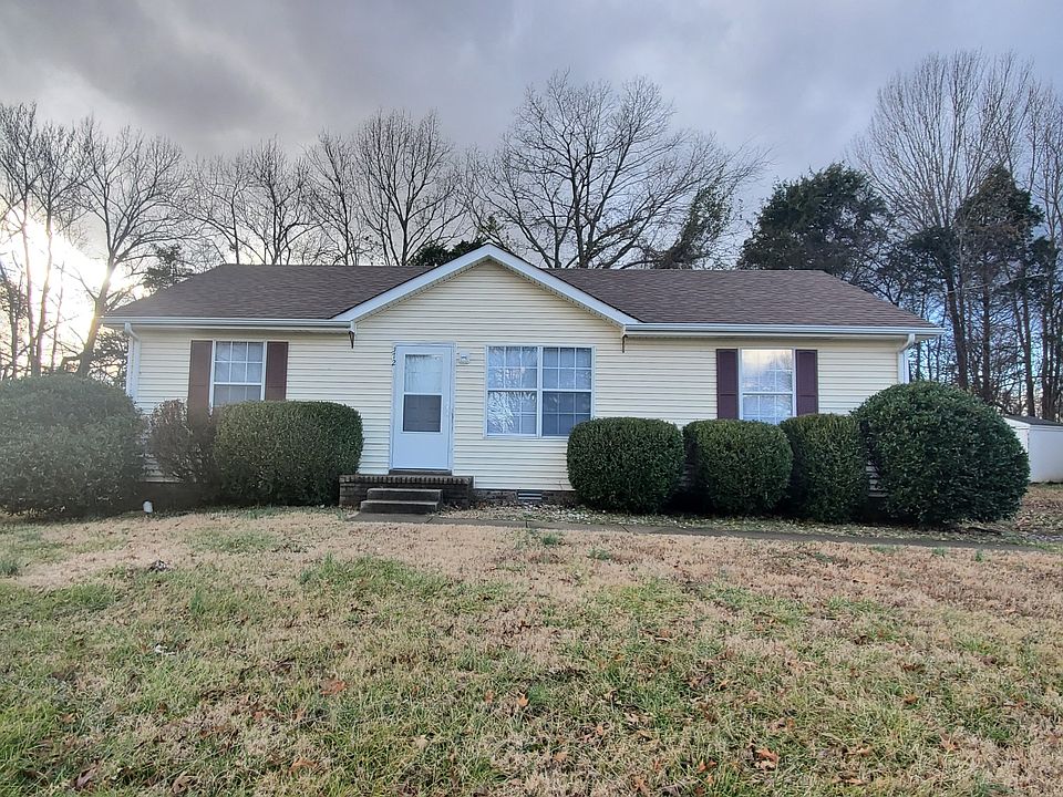 1st image of 572 Brady Dr