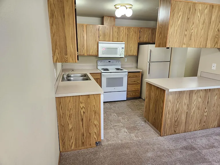 PARKHURST APARTMENTS — Photo 6