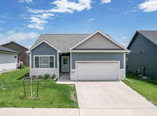 1909 NE Little Beaver Dr, Grimes, IA 50111