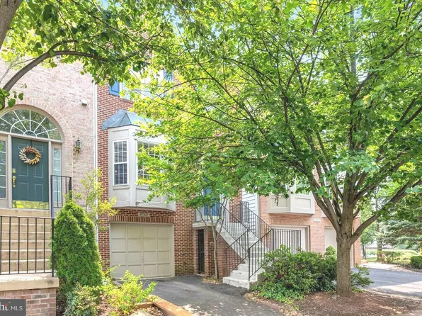 45821 Marlane Ter, Sterling, VA 20166