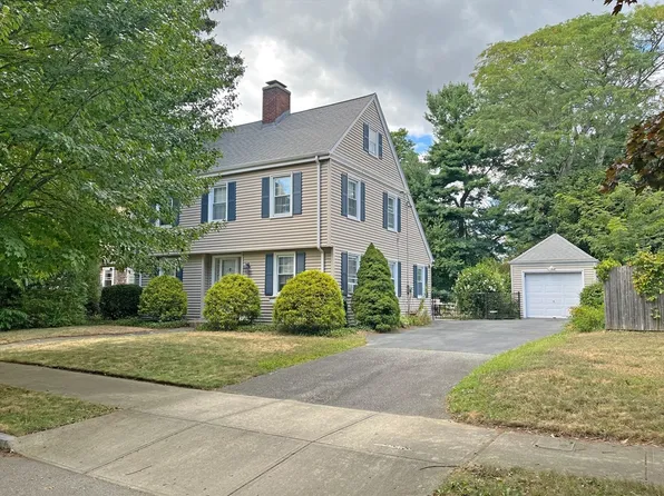 17 Grove St, New Bedford, MA 02740