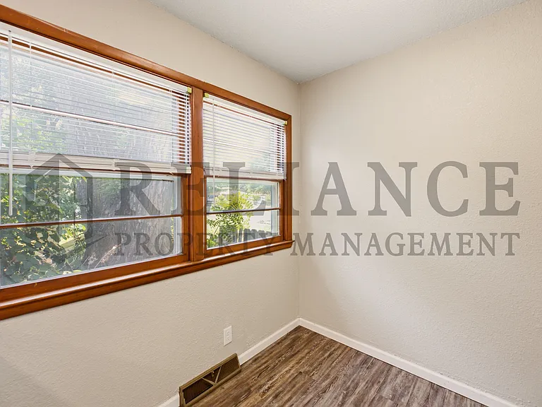 841 N Country Acres Ave — Photo 18