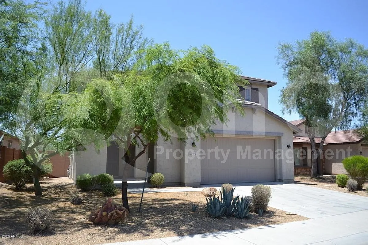 4 bed, 2.5 bath, 3030 sqft, $2,750 — Photo 2
