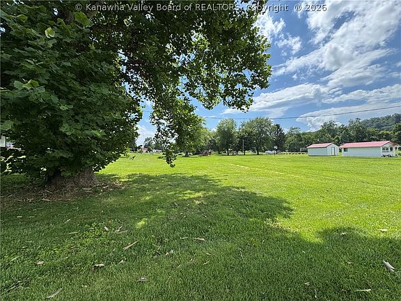 3rd image of 55 Barbershop Ln