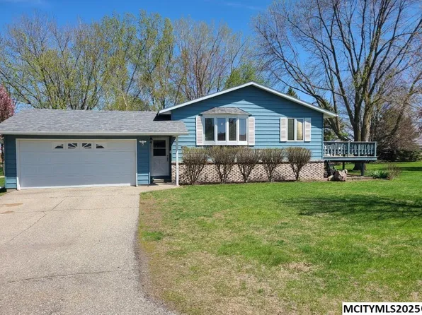 617 Southview Dr, Rockwell, IA 50469