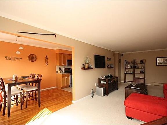 4th image of 7 E Lawrence Park Dr Unit 13