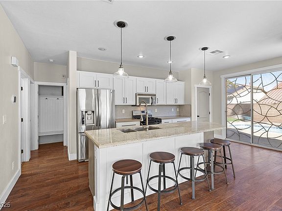 4th image of 192 Golden Crown Ave