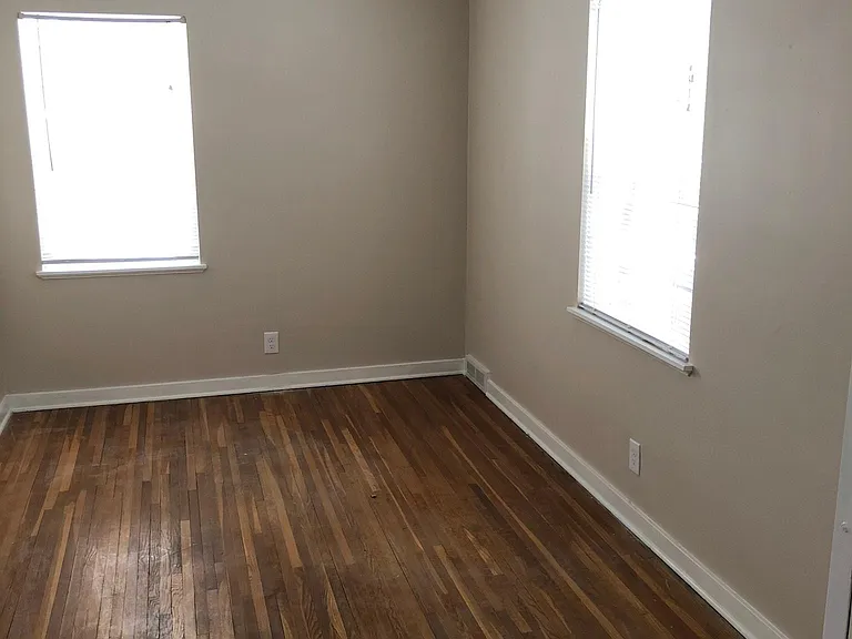 4816 Cass St — Photo 16