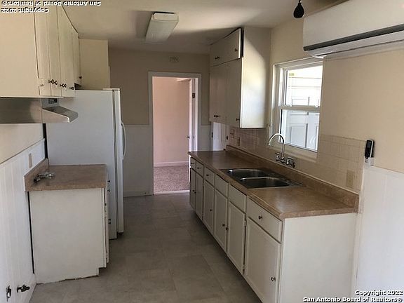 4th image of 219 Artemis Dr
