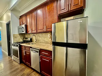 Rented by R New York