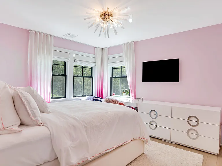 5 Montauk Avenue Ext — Photo 25