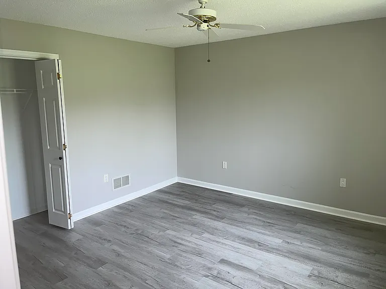 11 Reese Ave #C — Photo 20