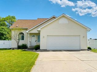 807 W North Union Rd, Auburn, MI 48611