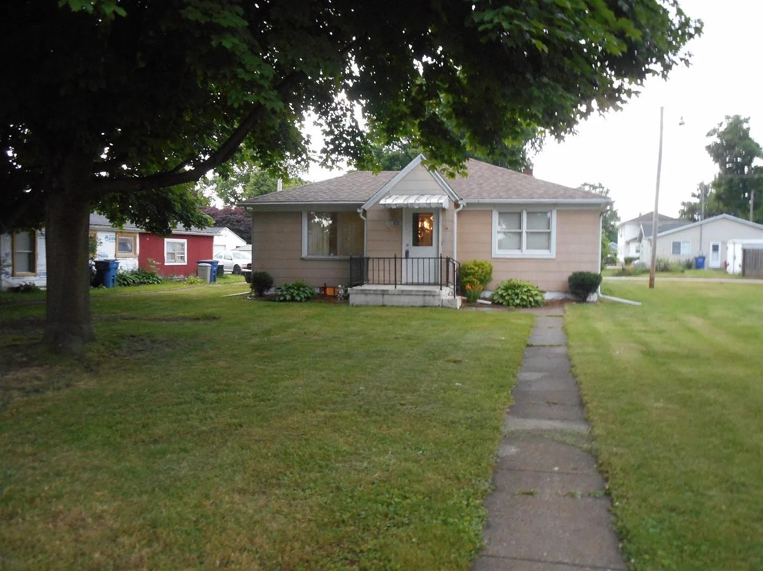 309 Oberreich St photo 1