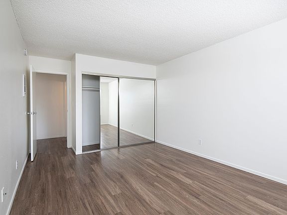 4th image of 3803 Jewell St APT 1