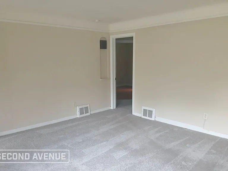 2401 N Taylor Rd — Photo 6