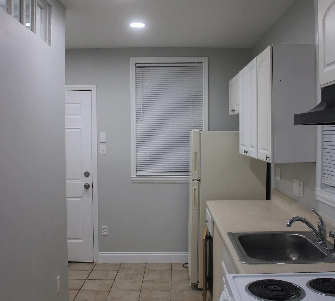 3 bed, 1.5 bath, 831 sqft, $1,600 — Photo 4