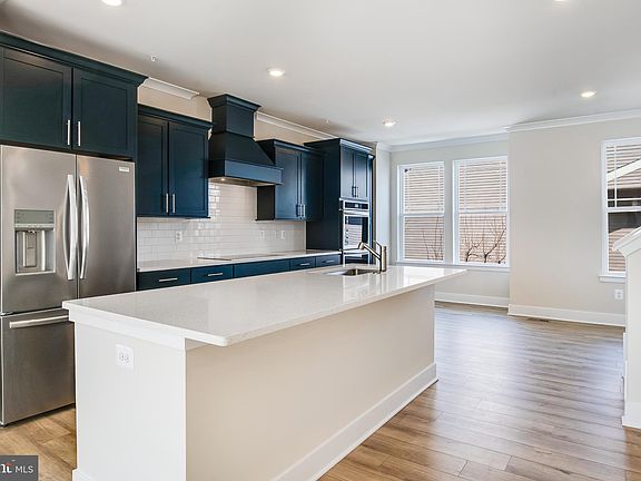 3rd image of 104 142nd St E