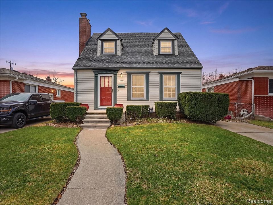 1st image of 15139 University St