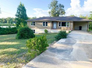 116 Lakeview Dr, East Dublin, GA 31027