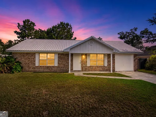 1435 Firefinder Ln, Hinesville, GA 31313