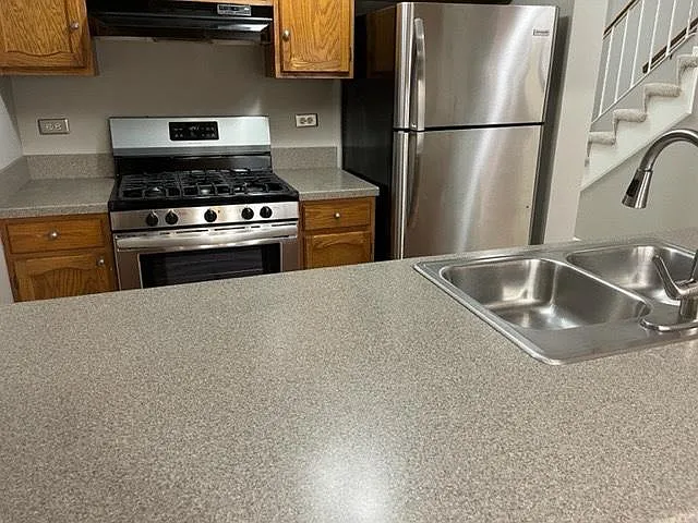 1532 Darien Lake Dr — Photo 3