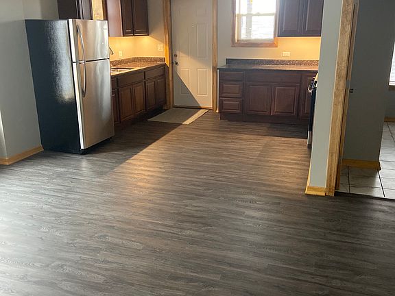 3rd image of 600 Moen Ave APT 2