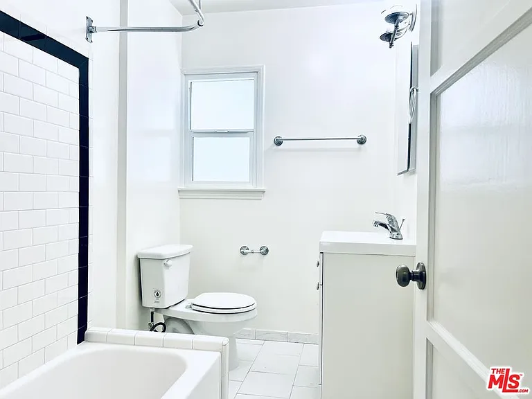 1837 N Normandie Ave #3 — Photo 14