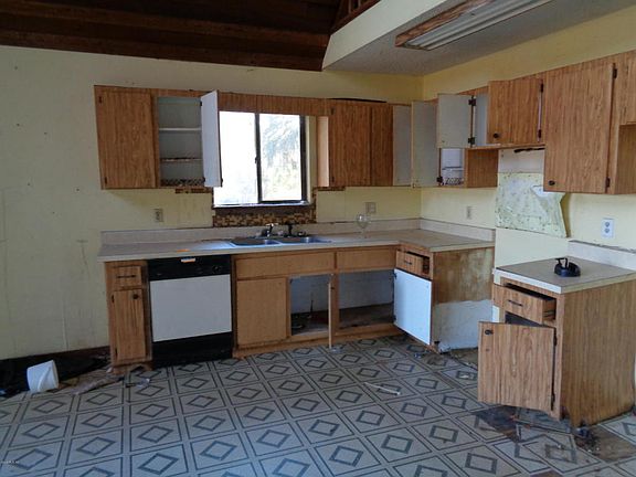 4th image of 16937 SE 65th St