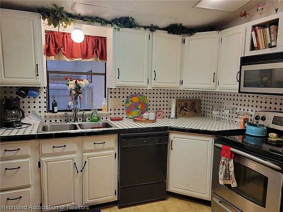 3rd image of 11 Marilla Ln