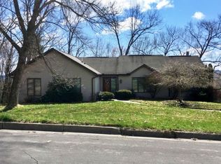 1030 Elton Dr, Endicott, NY 13760