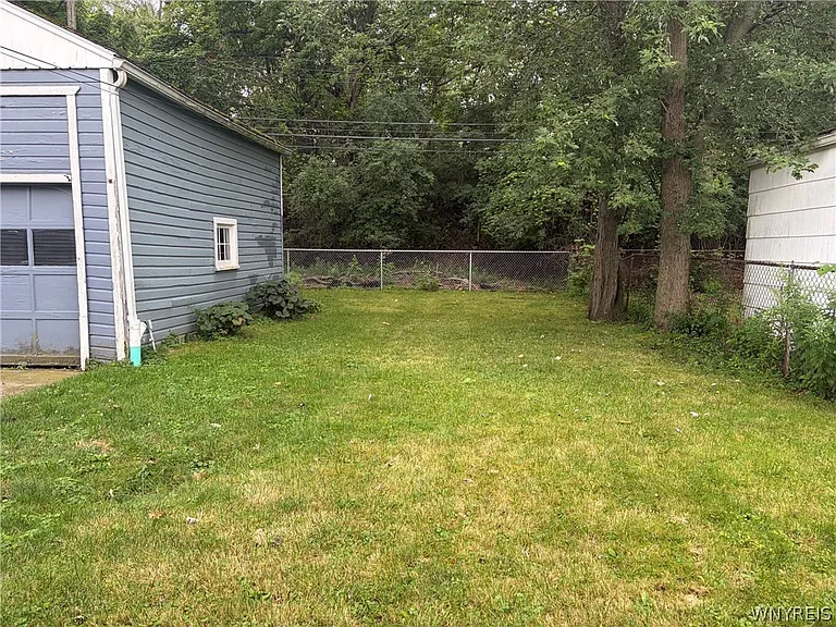 767 Saint Lawrence Ave — Photo 12