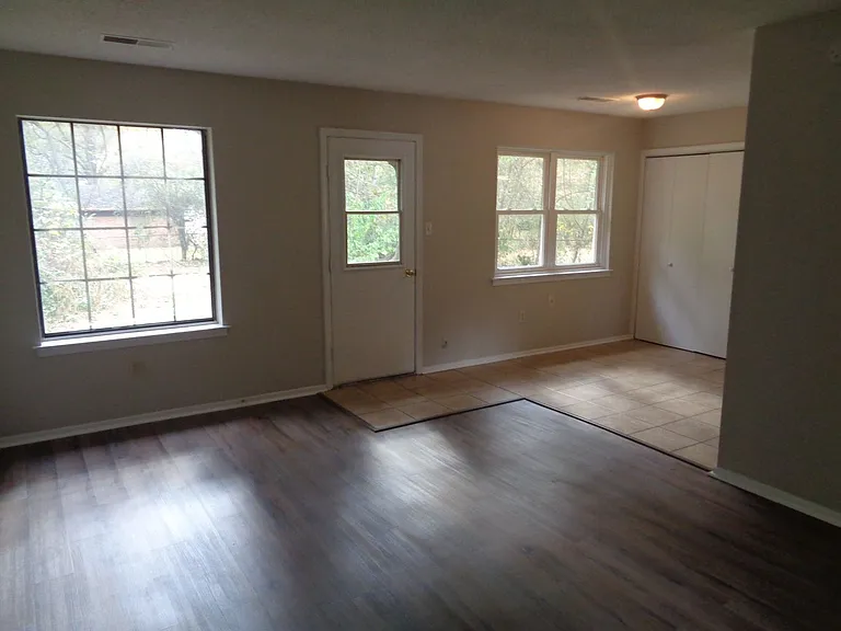 5163 Haynes Dr — Photo 5