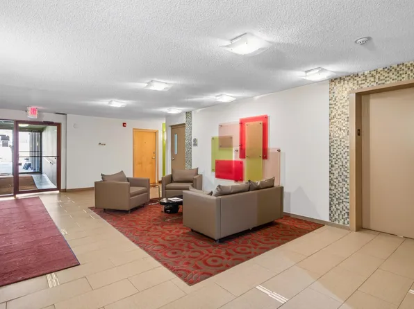 4820 Park Commons Dr APT 138, Saint Louis Park, MN 55416