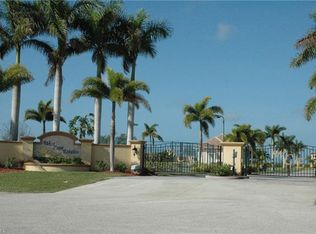 860 W Cape Estates Cir, Cape Coral, FL 33993