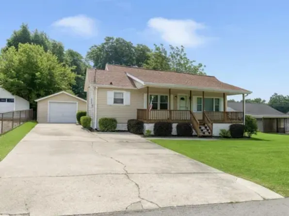 44 Harrison Ave, Rossville, GA 30741