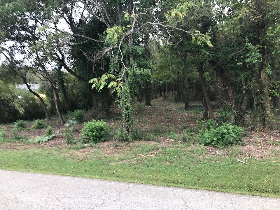 2nd image of 1689 Carroll Rd