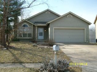 209 Valley Lakes Ct, Saint Charles, MO
