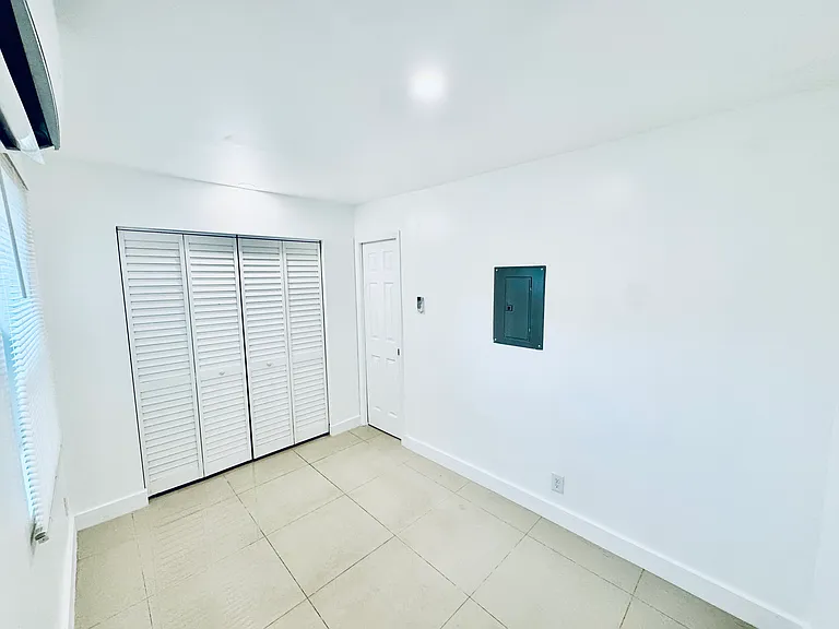 133 SW 11th Ave — Photo 10