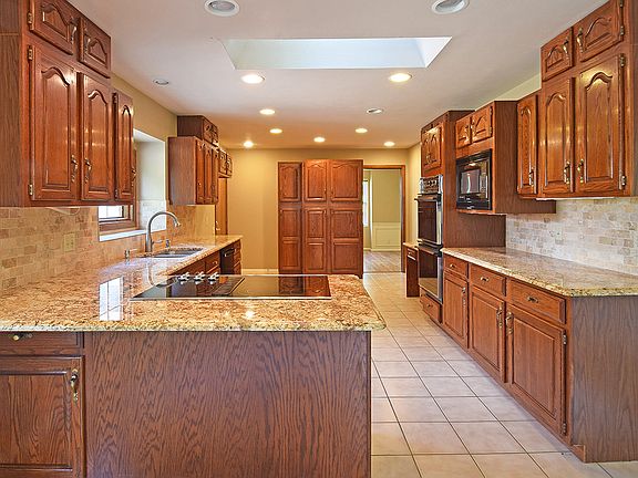 2nd image of 317 Annondale Ln