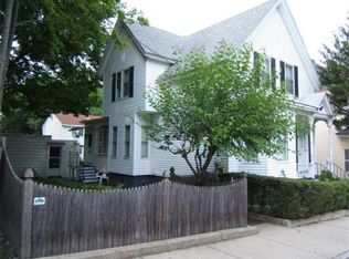 71 D St, Lowell, MA 01851