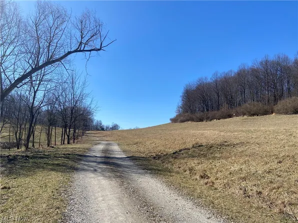 Egypt Rd NE, New Philadelphia, OH 44663