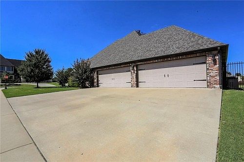 3rd image of 4000 Ratcliffe Dr
