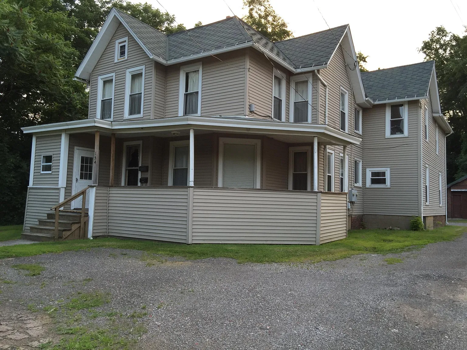 154 Newton St — Photo 1