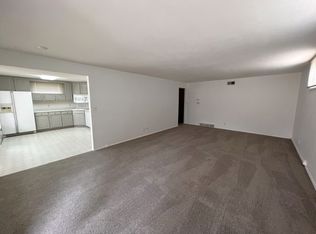 119 River St APT 5, Iowa City, IA 52246