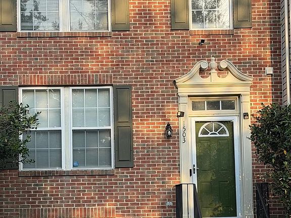 4th image of 1503 Town View Ct
