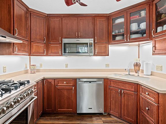5th image of 5233 Heritage Hills Dr